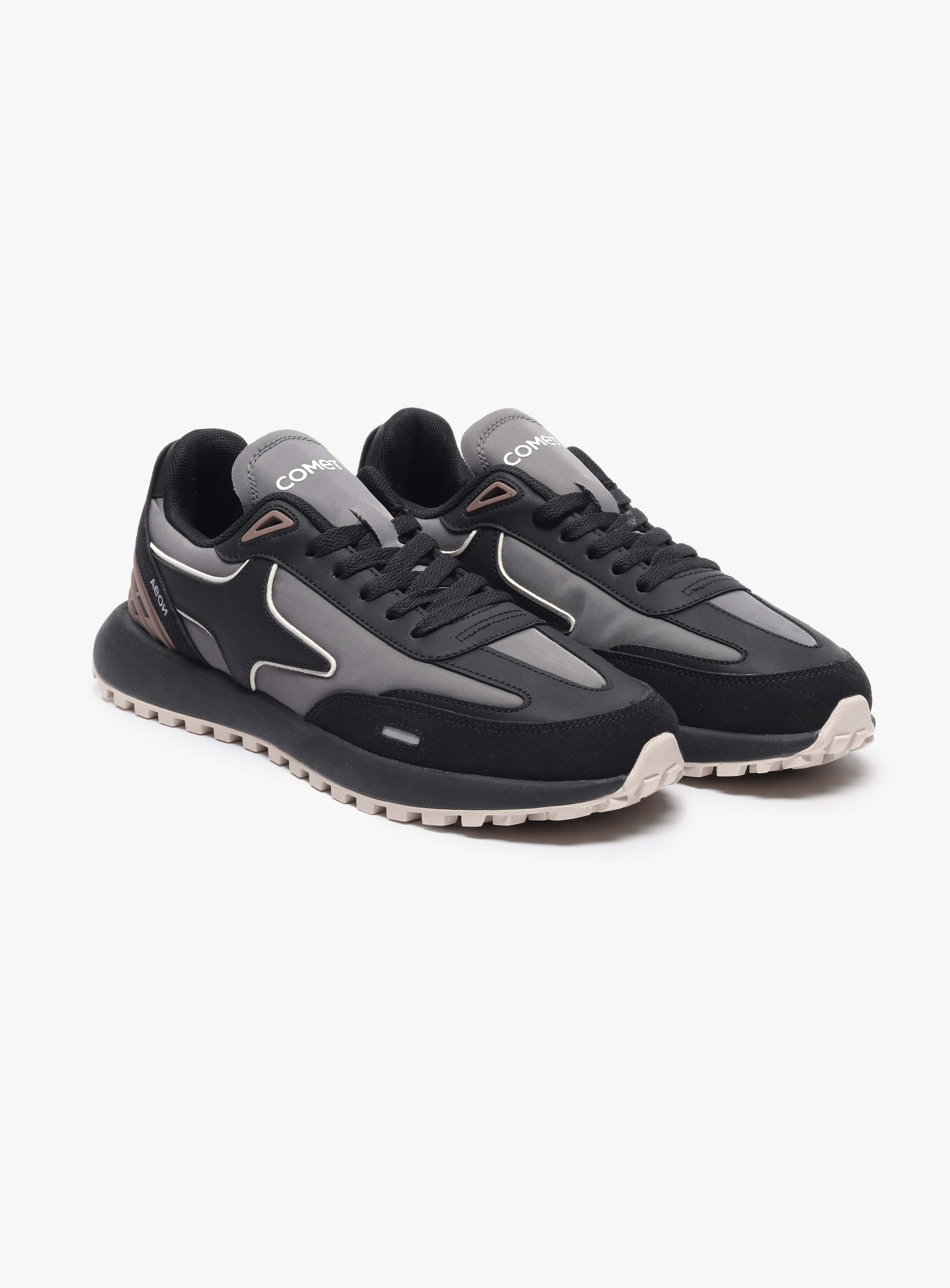 Front view of Comet shoe