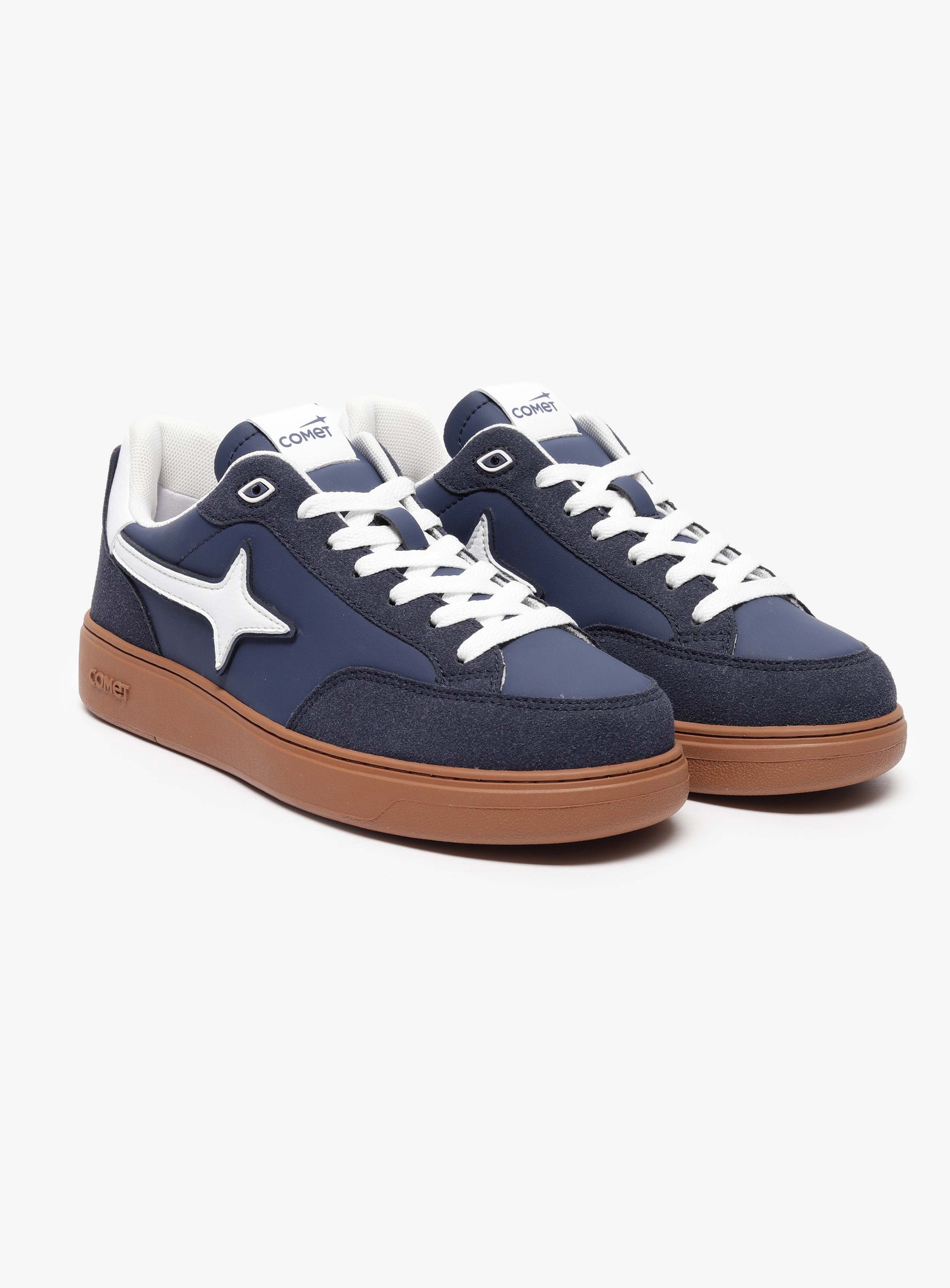 Front view of Comet shoe