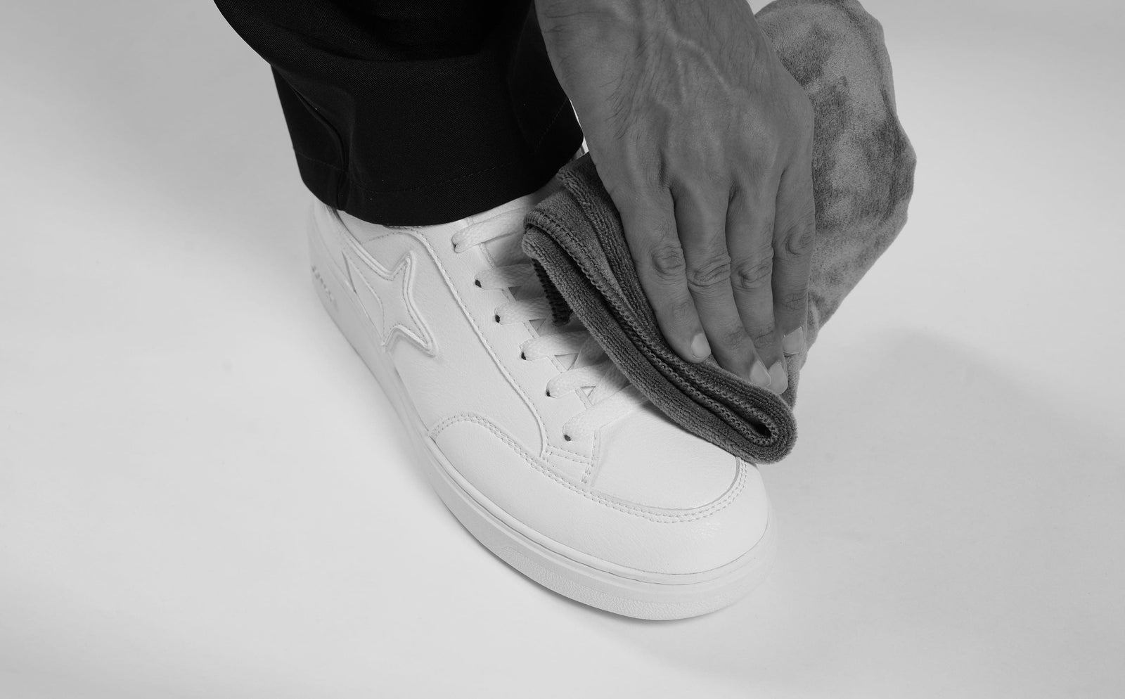 Easy to clean shoe material feature